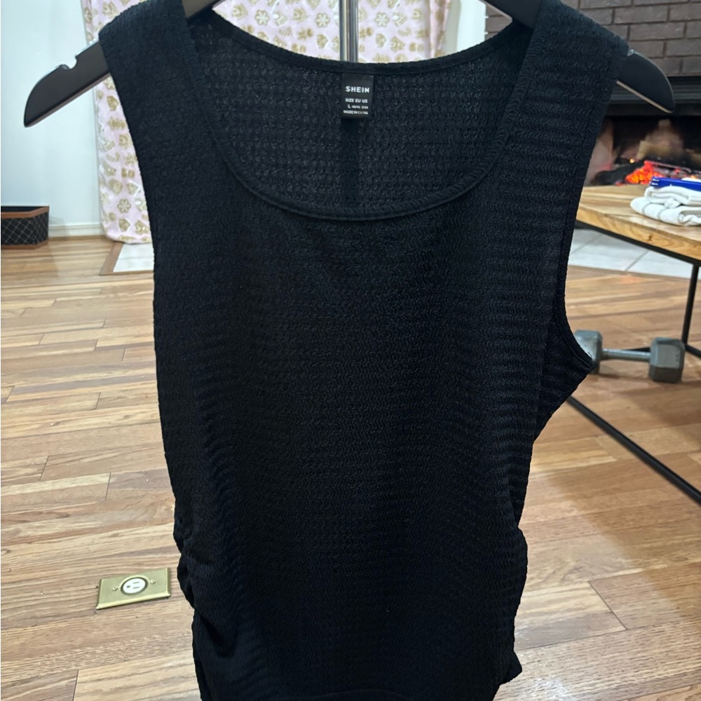 SHEIN Black Textured Tank Top